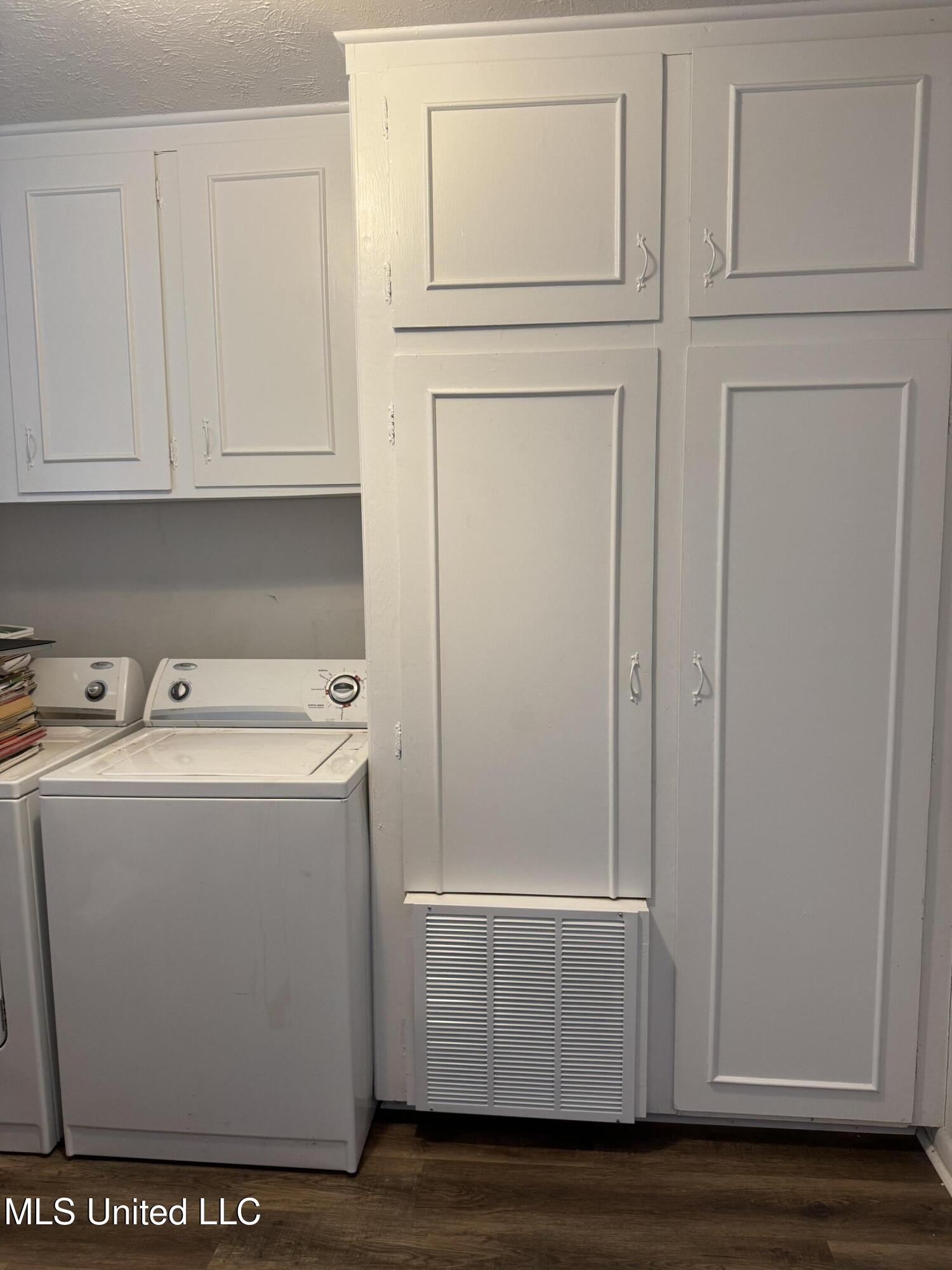 319 Margaret Avenue Property Photo 6