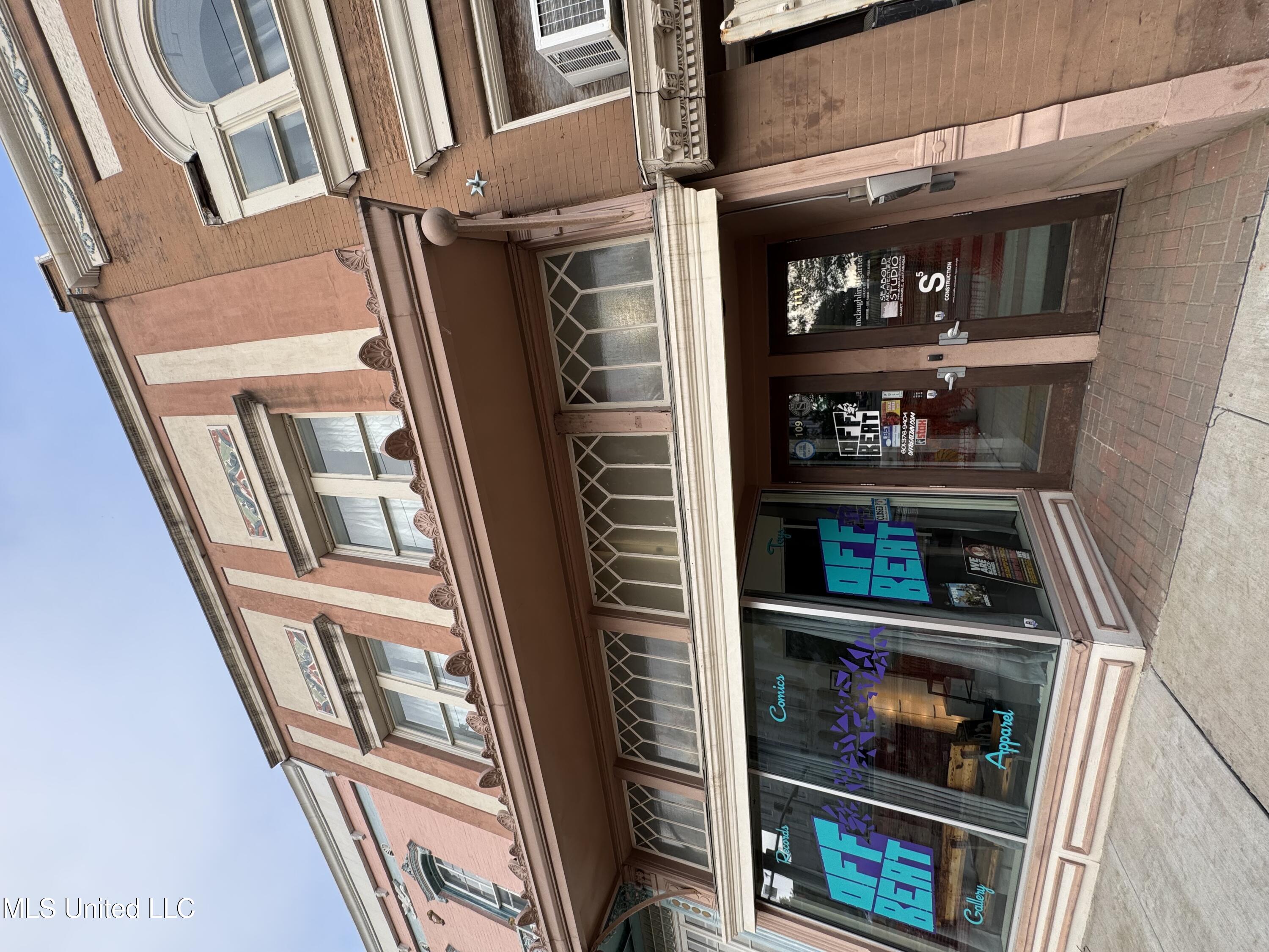 109 N State Street Property Photo 5