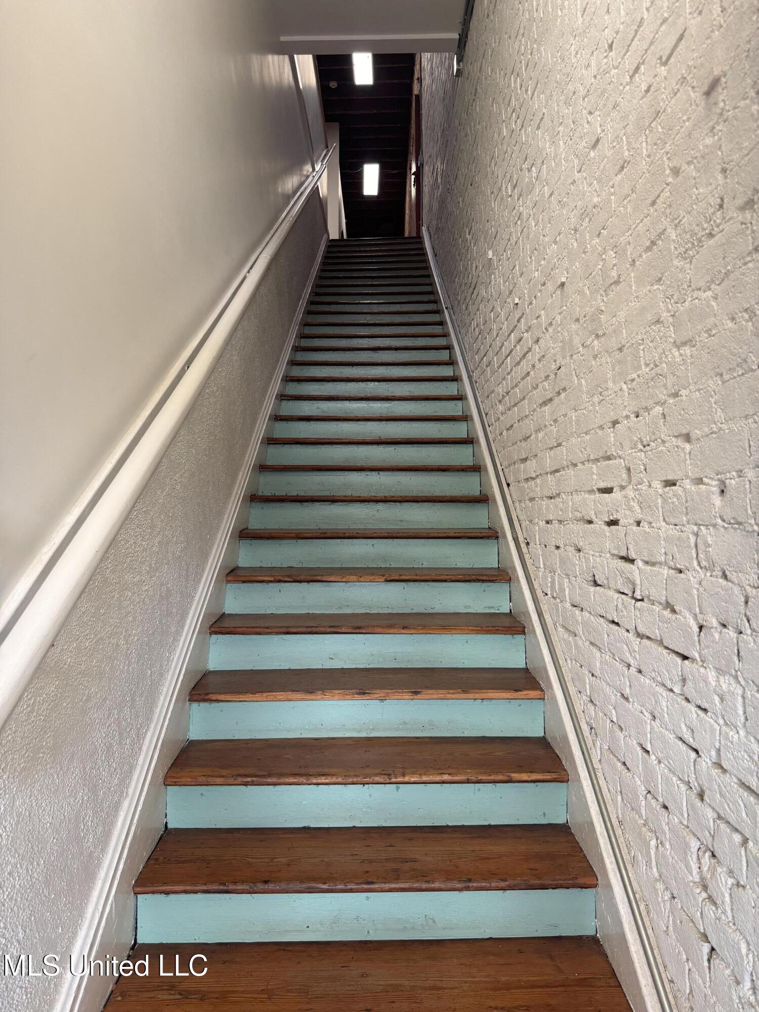 109 N State Street Property Photo 7