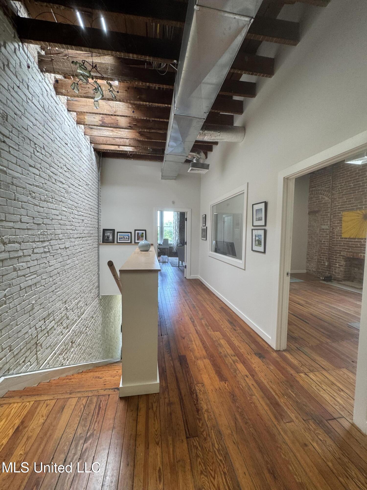 109 N State Street Property Photo 9