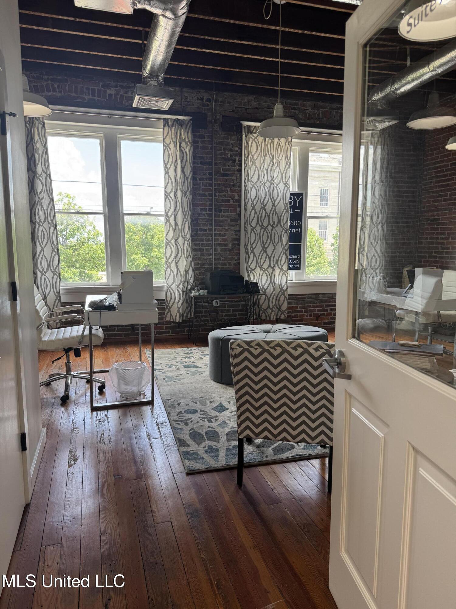 109 N State Street Property Photo 13