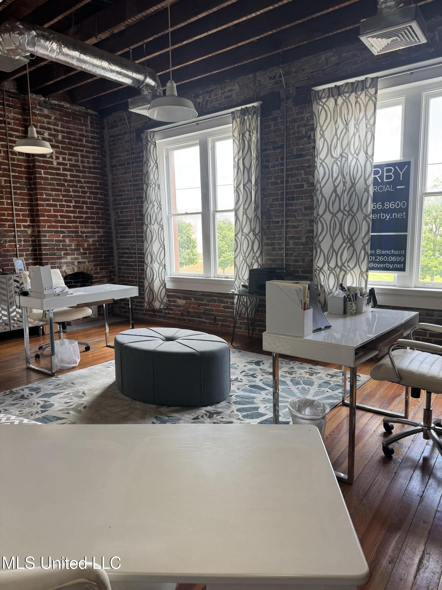 109 N State Street Property Photo 17