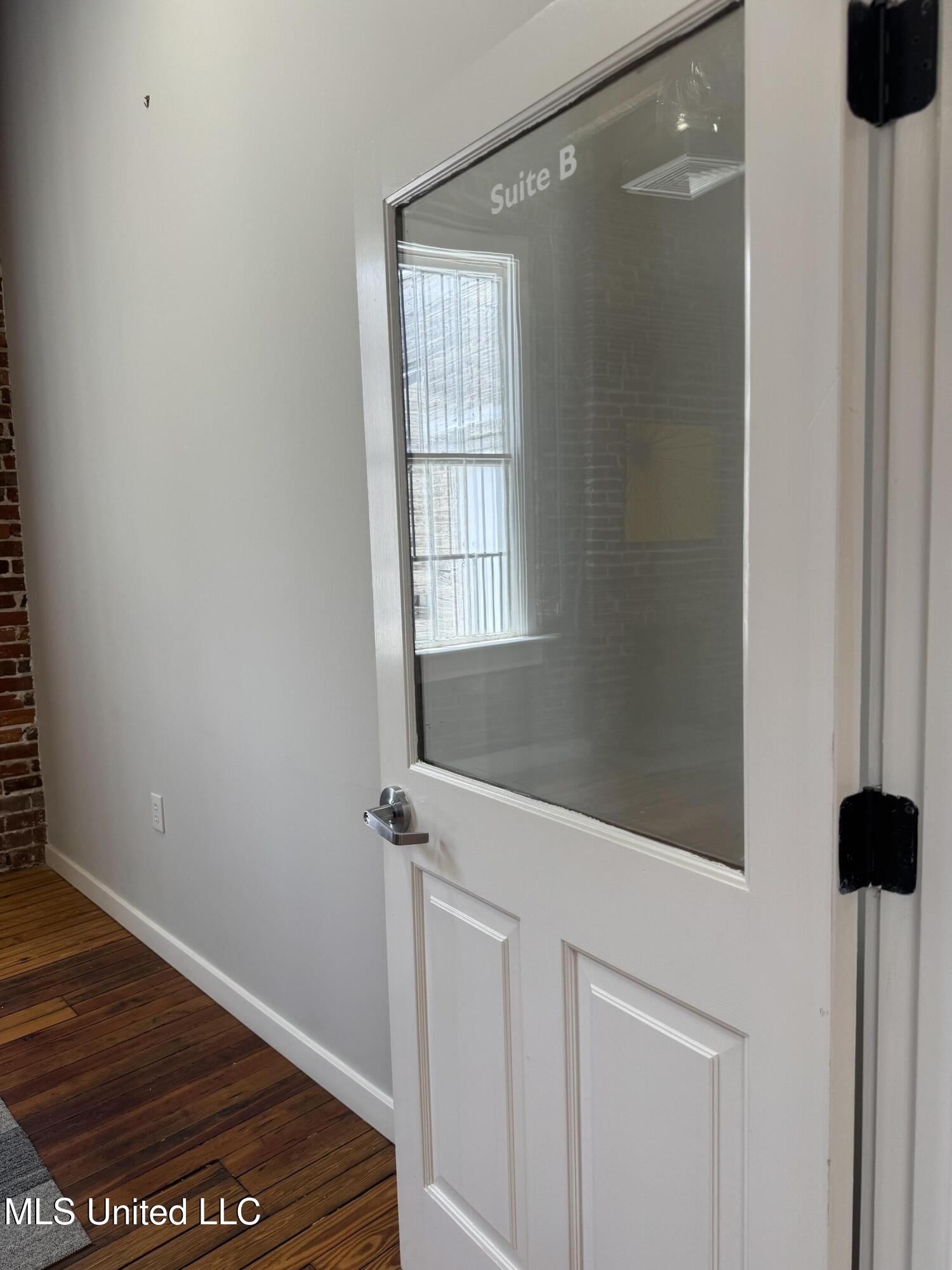 109 N State Street Property Photo 22