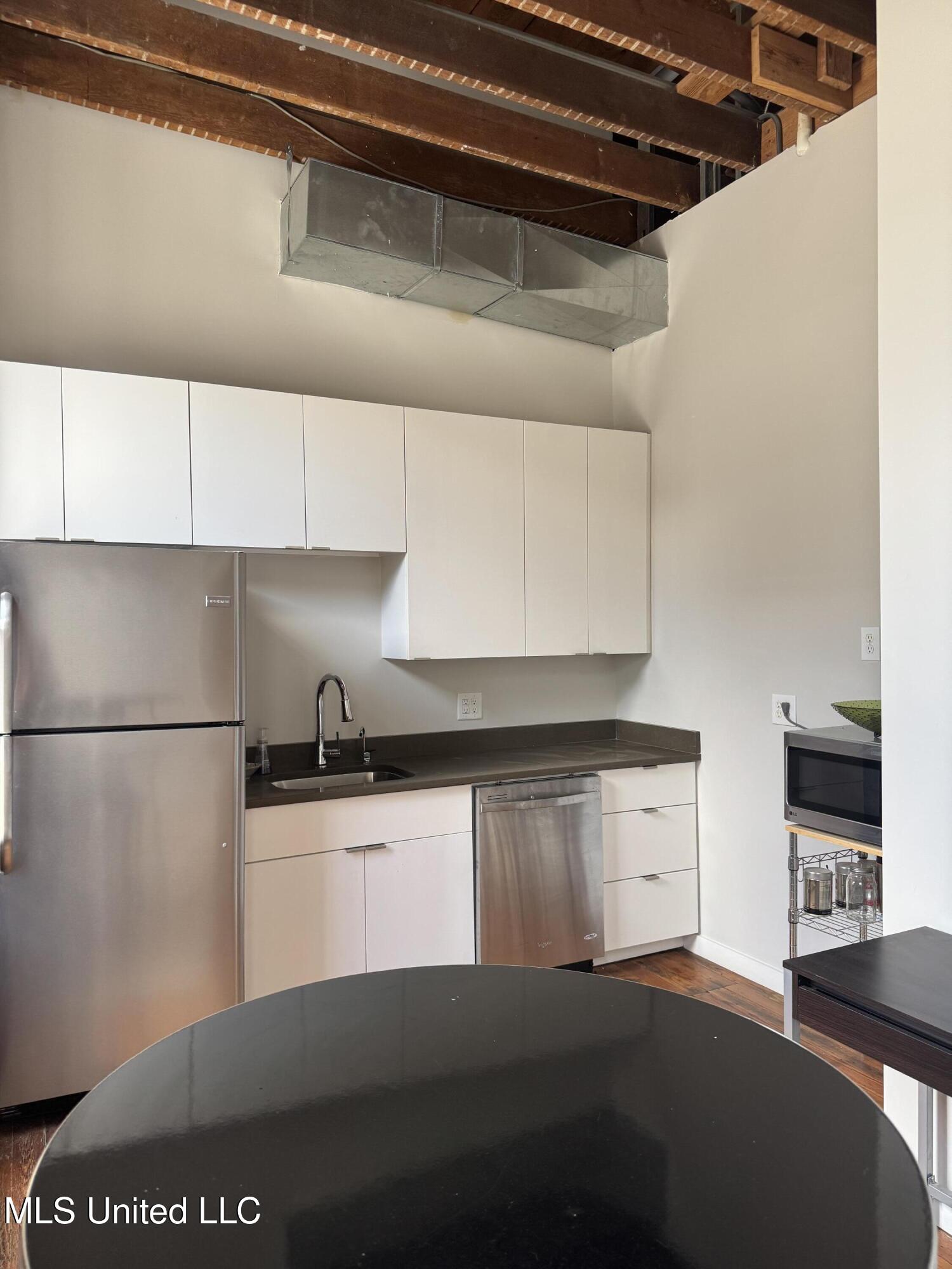 109 N State Street Property Photo 30