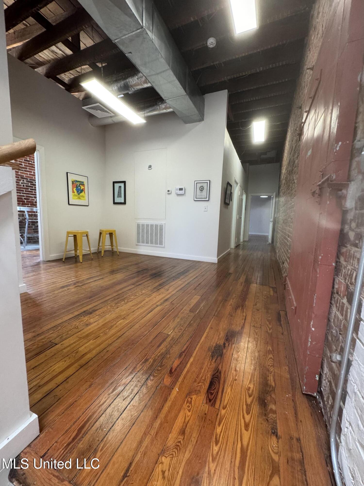 109 N State Street Property Photo 34