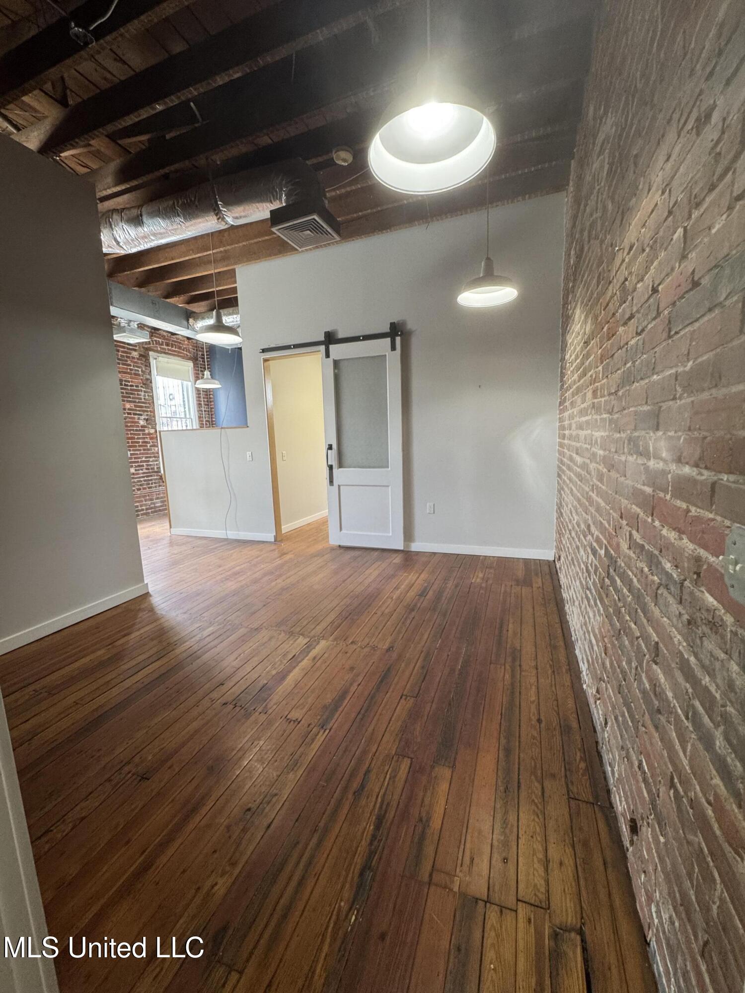 109 N State Street Property Photo 38