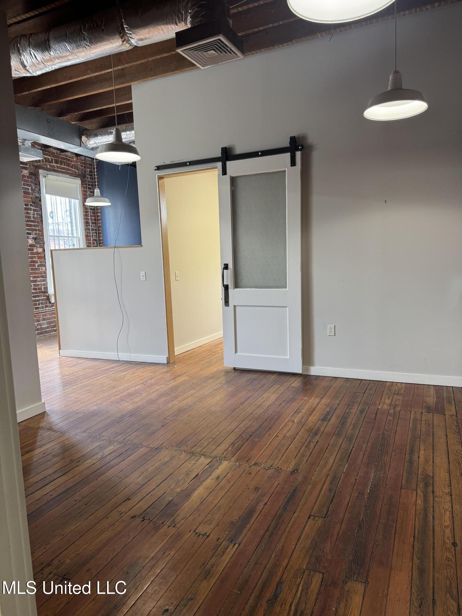 109 N State Street Property Photo 39