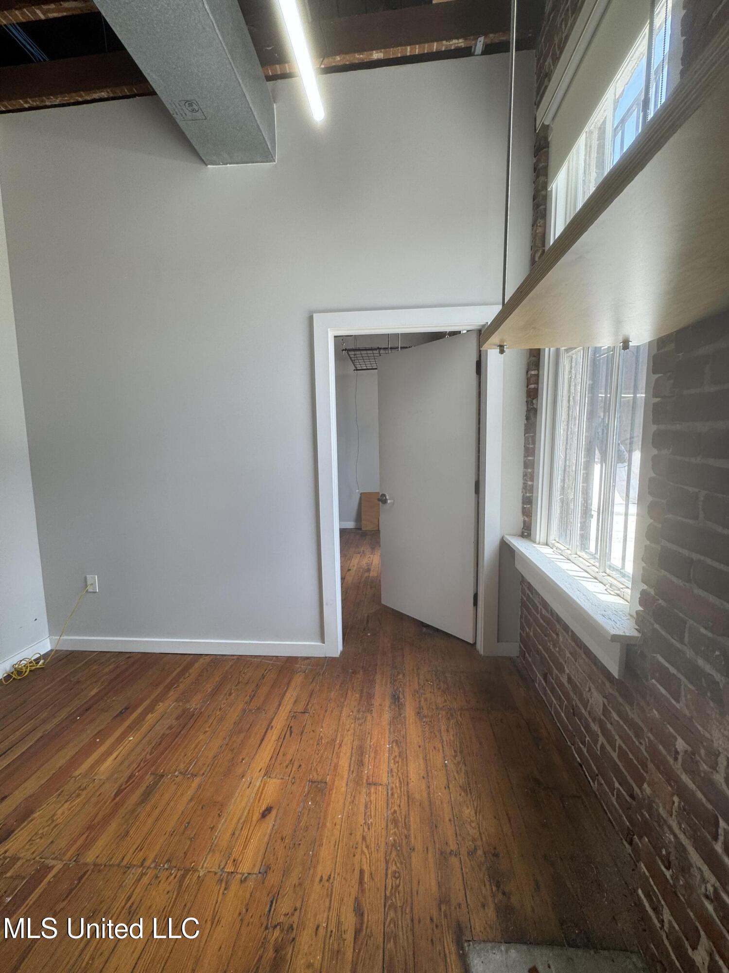 109 N State Street Property Photo 46