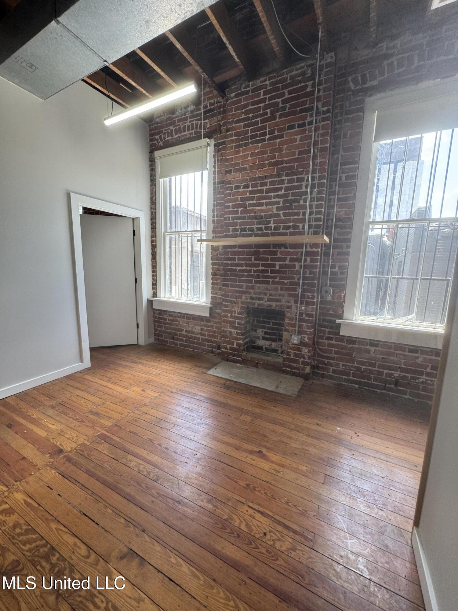 109 N State Street Property Photo 48