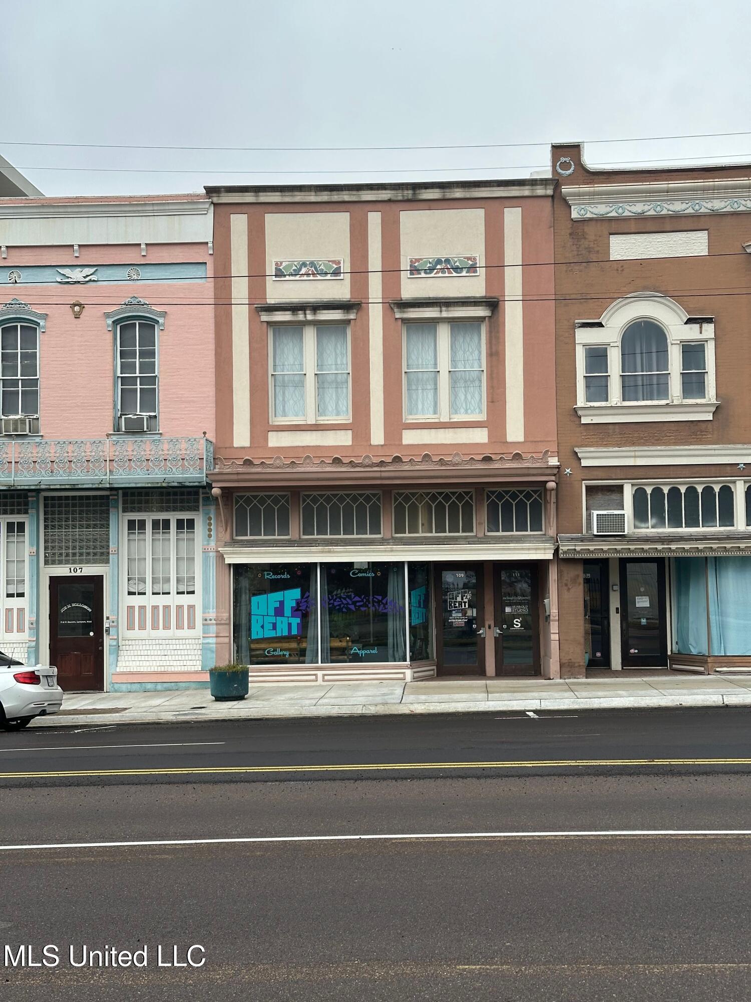 109 N State Street Property Photo 3