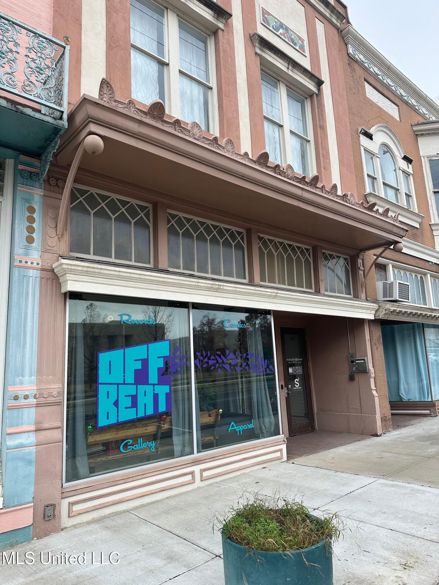 109 N State Street Property Photo 6