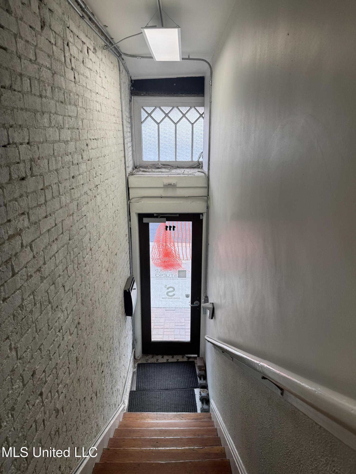 109 N State Street Property Photo 10