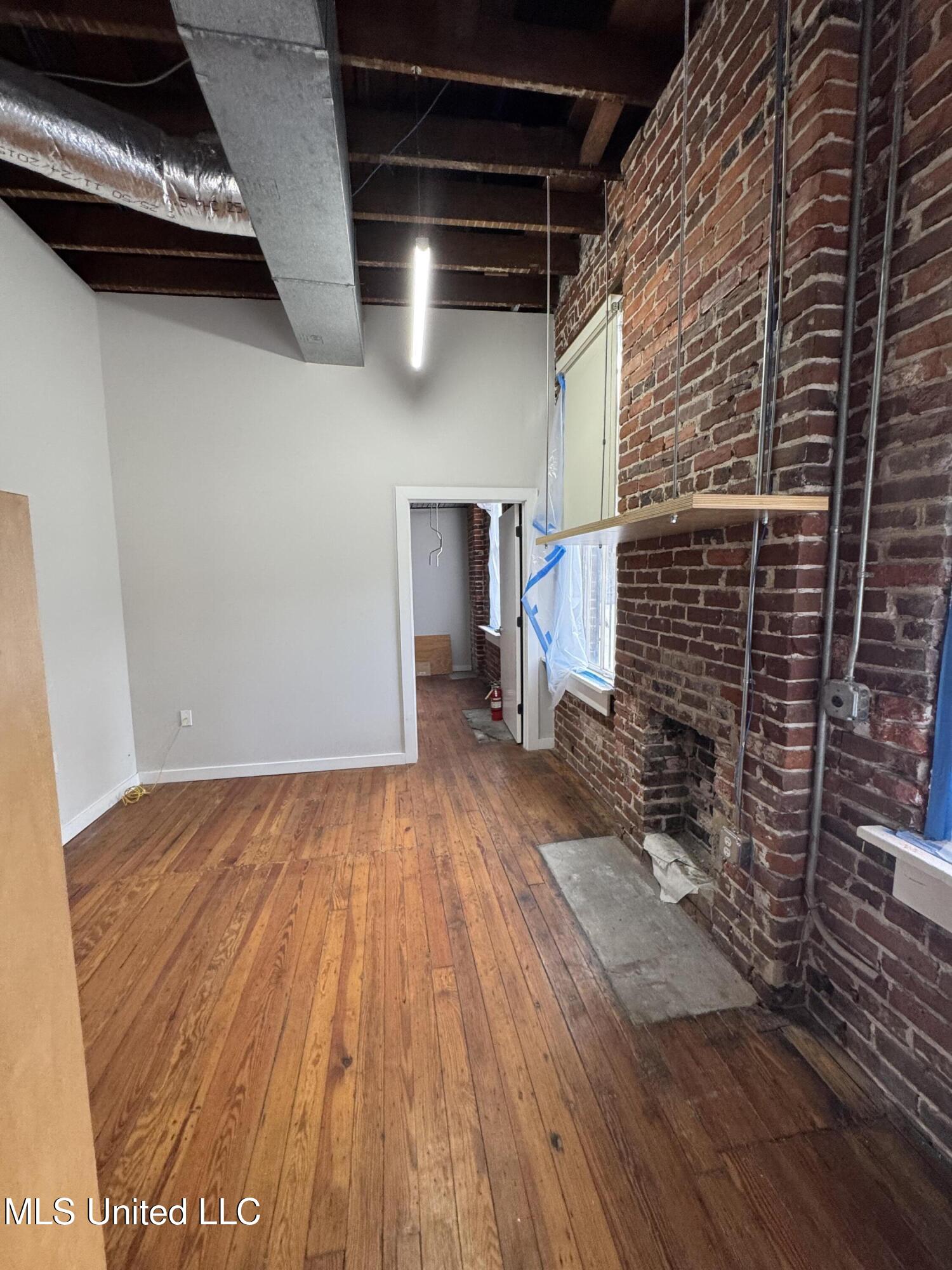 109 N State Street Property Photo 11