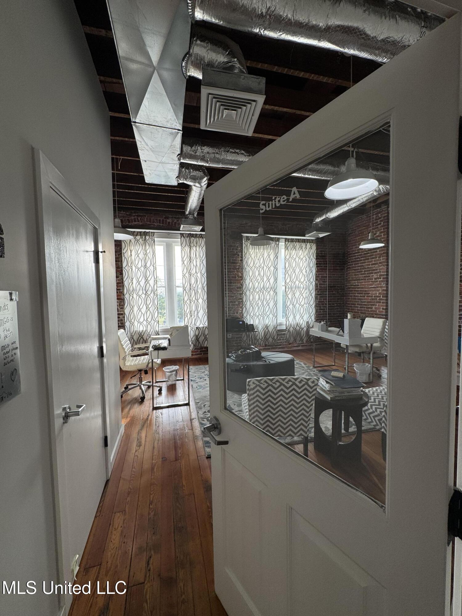 109 N State Street Property Photo 17