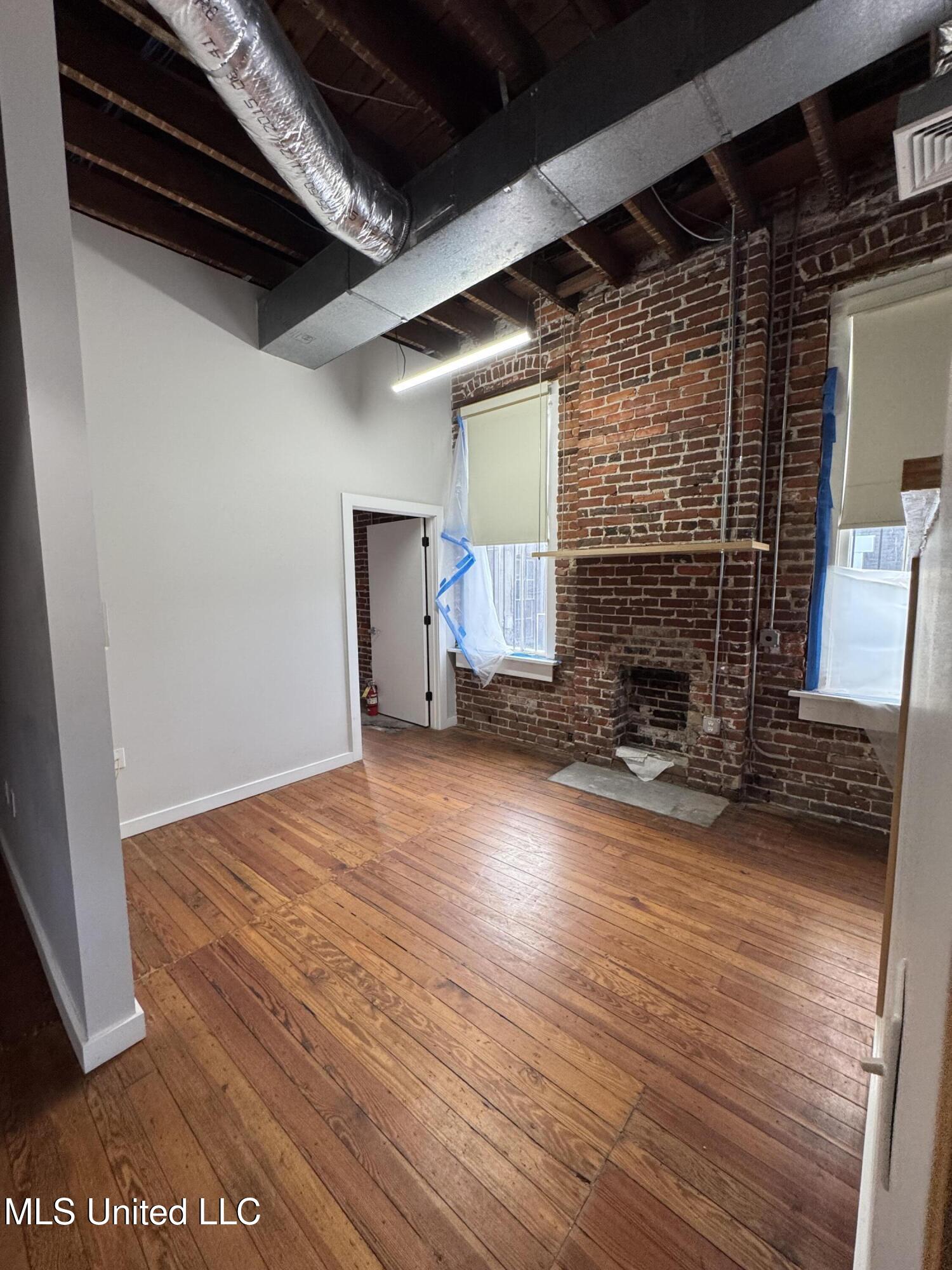 109 N State Street Property Photo 30