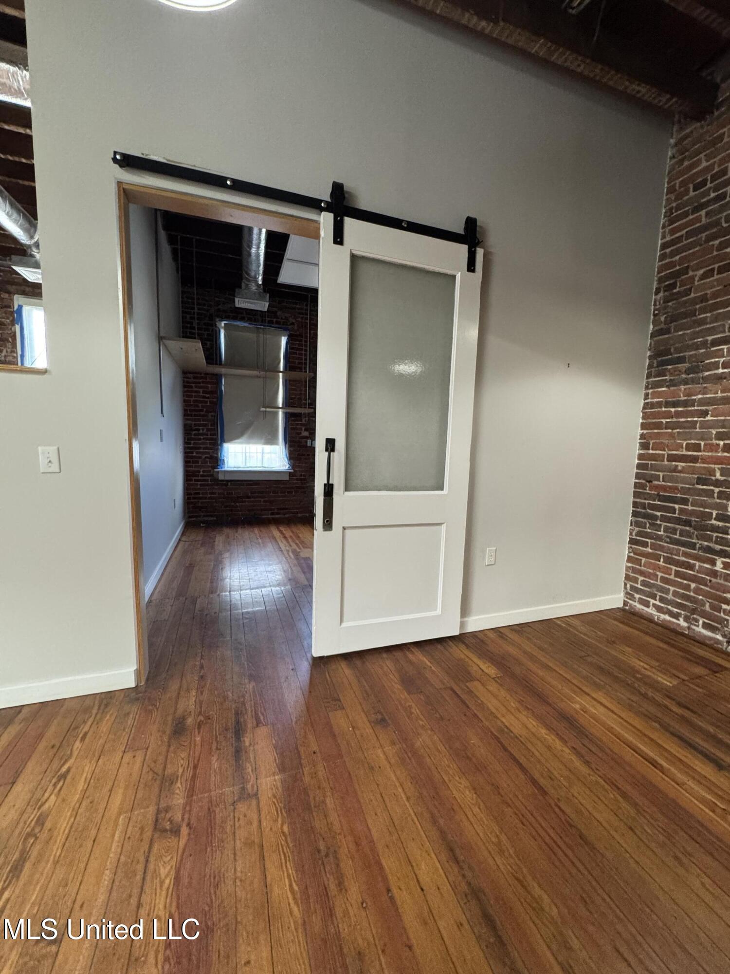 109 N State Street Property Photo 31