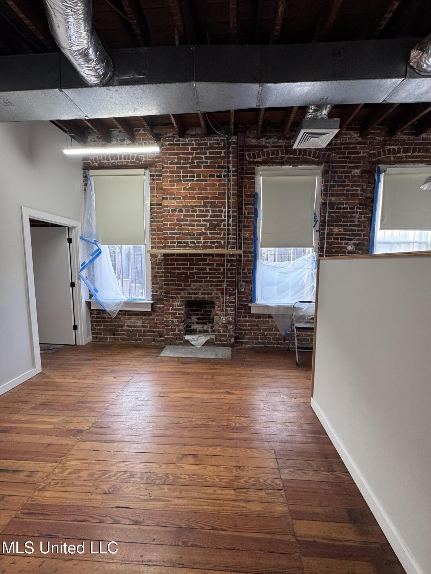 109 N State Street Property Photo 34