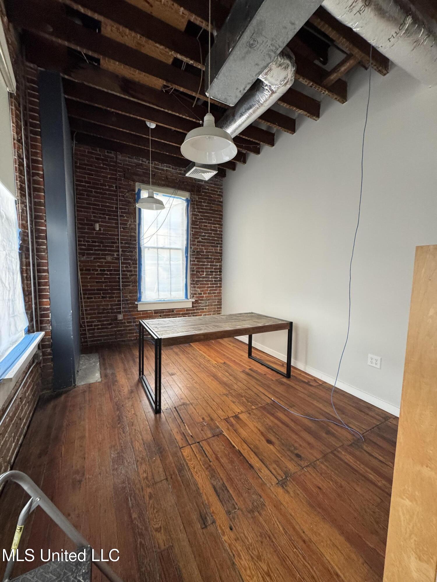 109 N State Street Property Photo 35