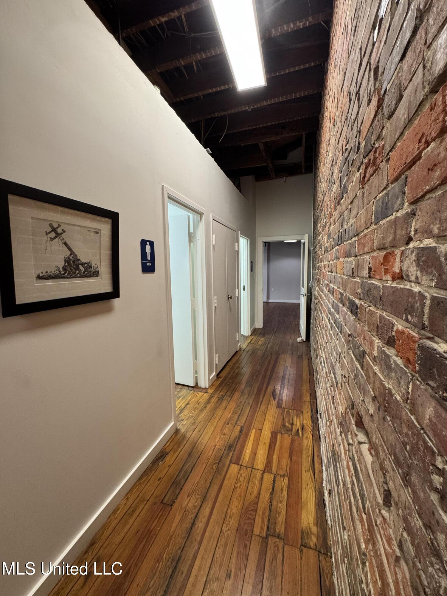 109 N State Street Property Photo 36