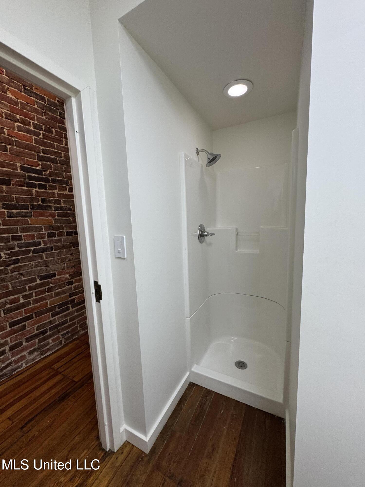 109 N State Street Property Photo 38