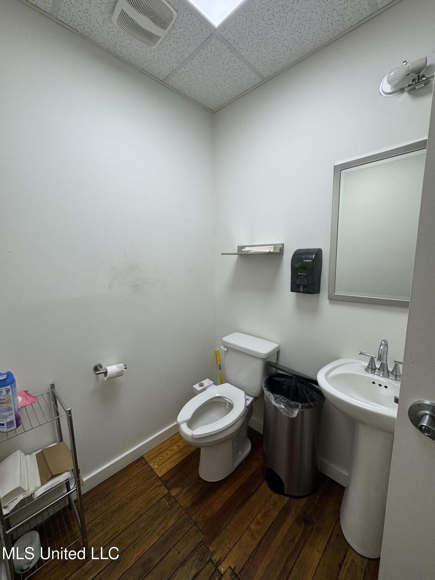 109 N State Street Property Photo 39