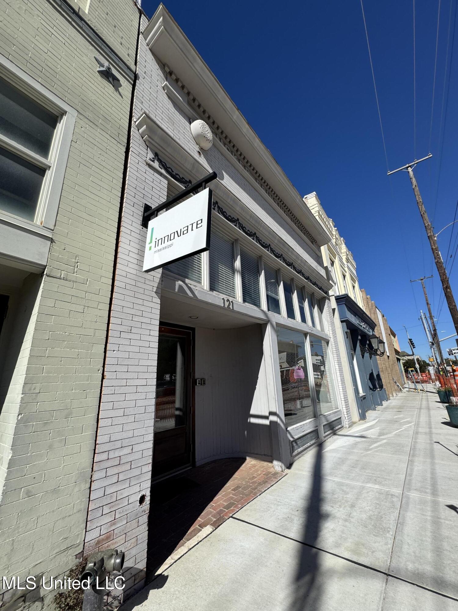 117 N State Street Property Photo 3