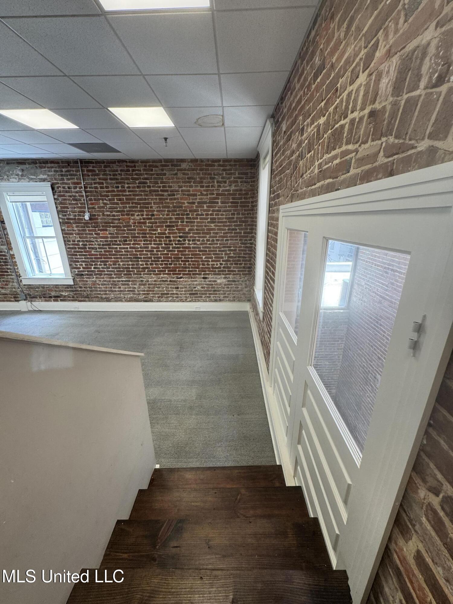 117 N State Street Property Photo 5