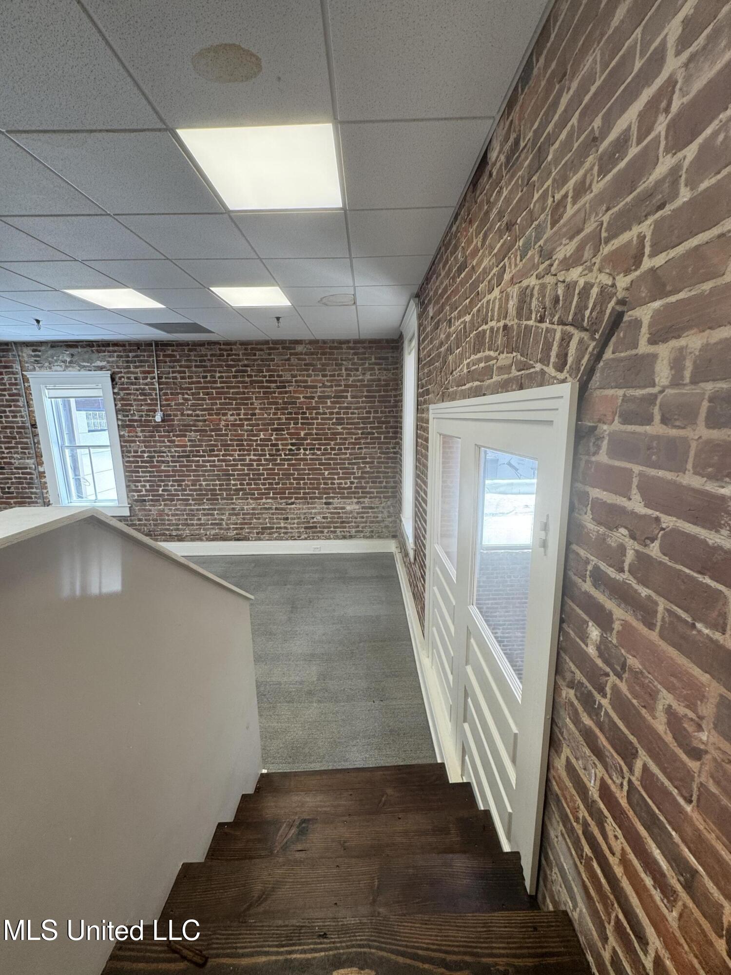 117 N State Street Property Photo 6