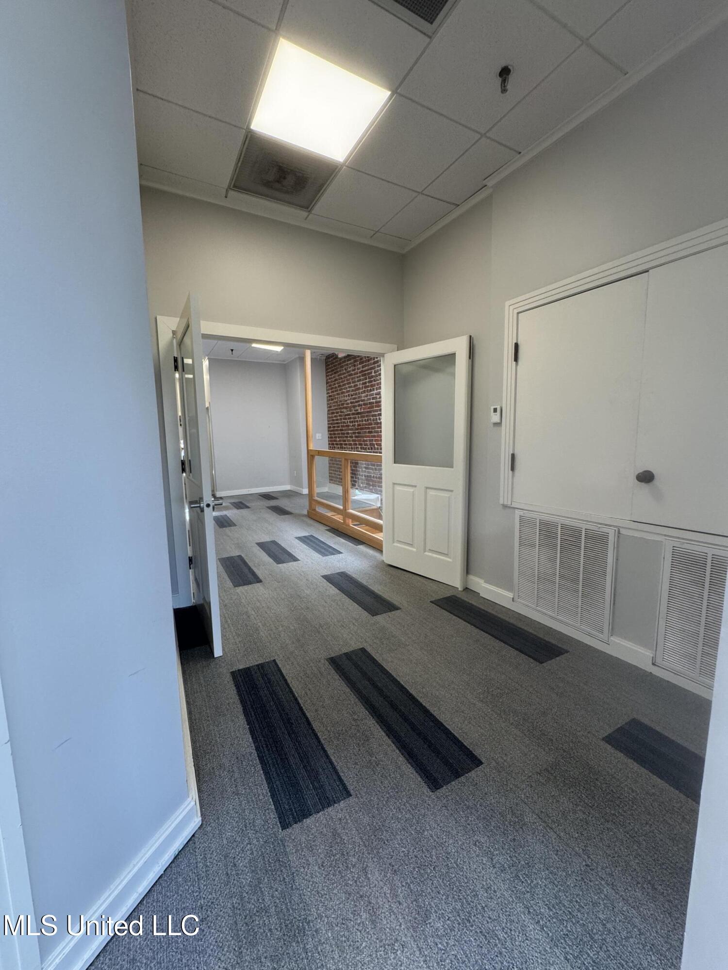 117 N State Street Property Photo 9
