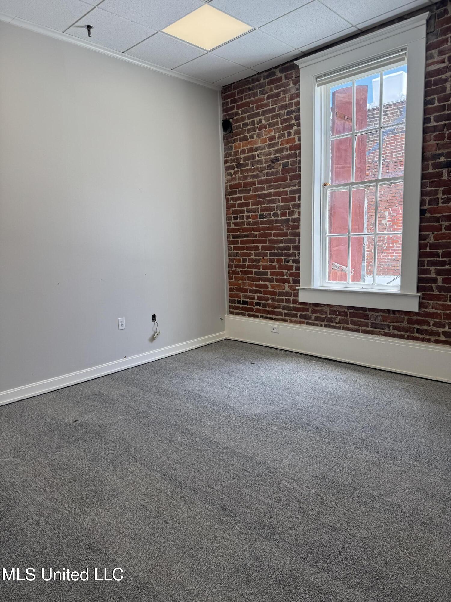 117 N State Street Property Photo 19