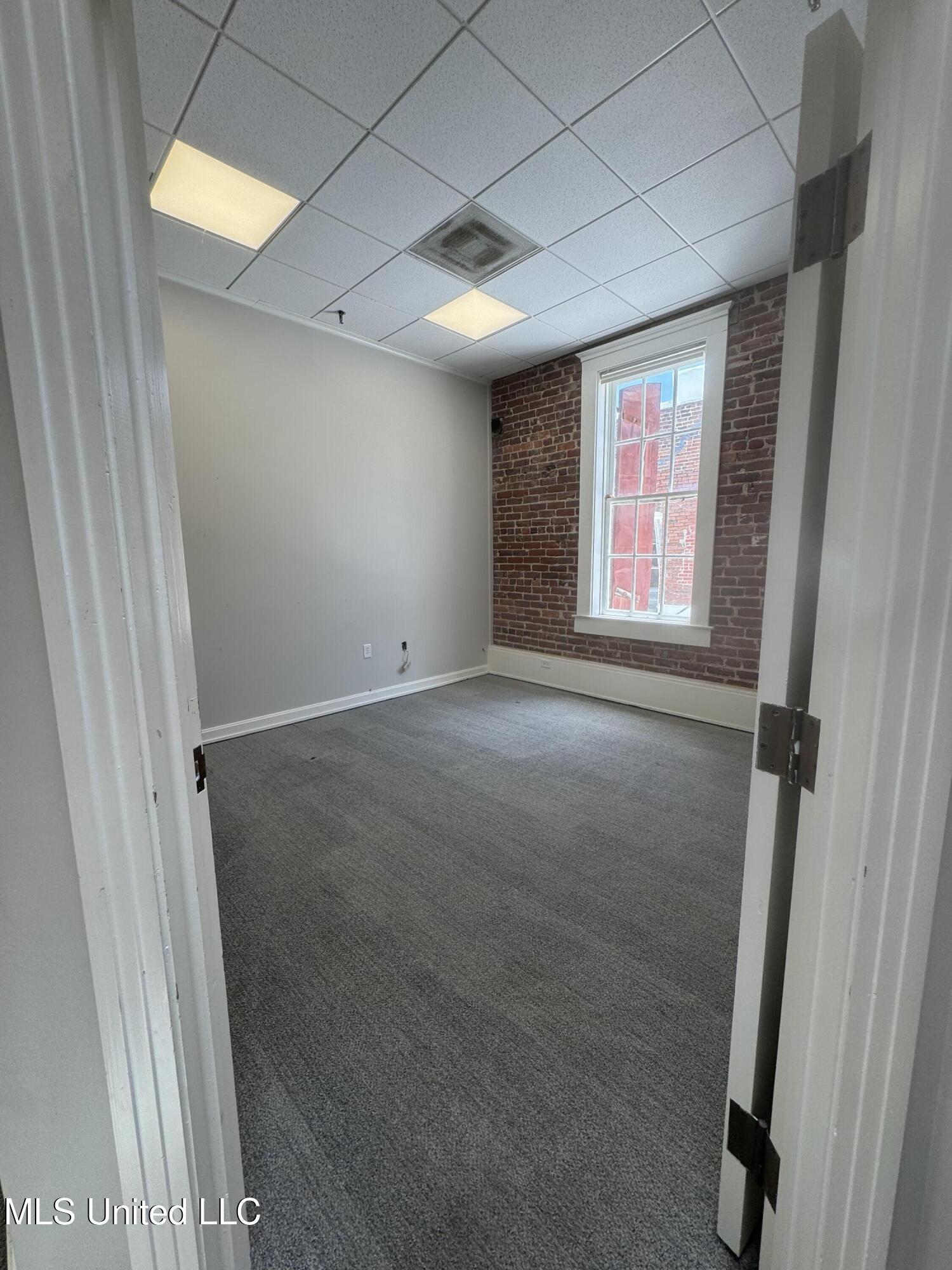 117 N State Street Property Photo 20