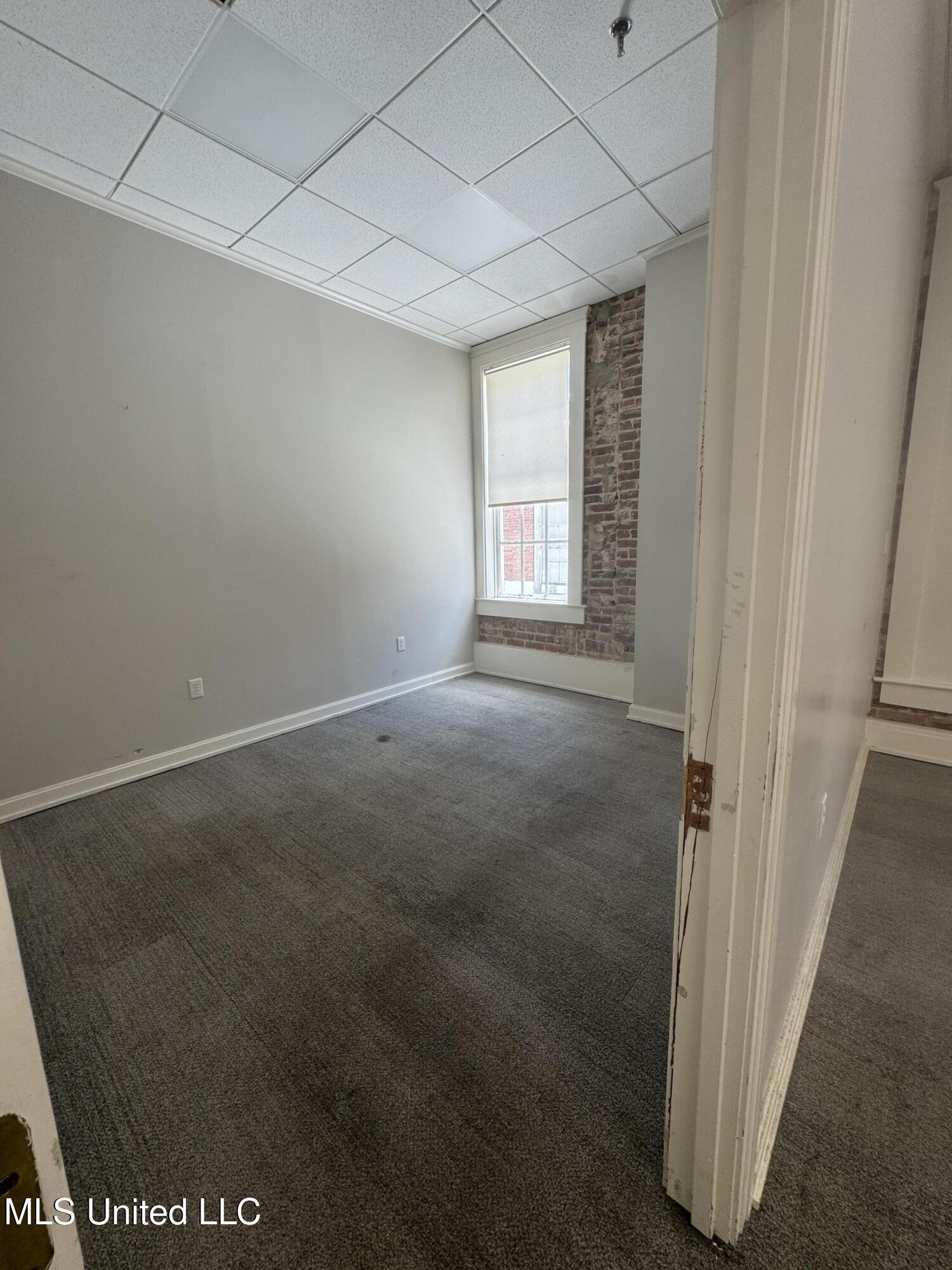 117 N State Street Property Photo 26