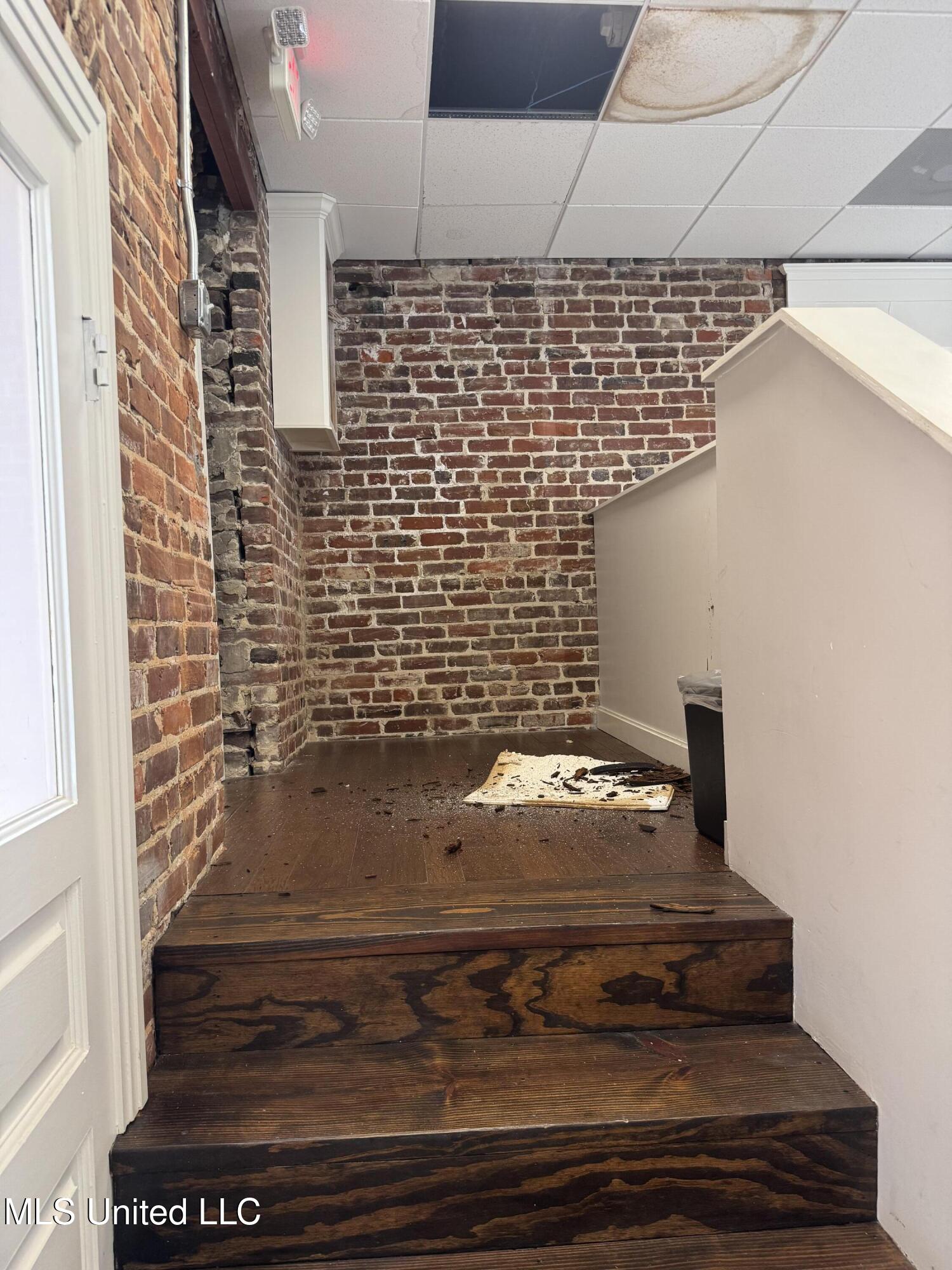 117 N State Street Property Photo 31