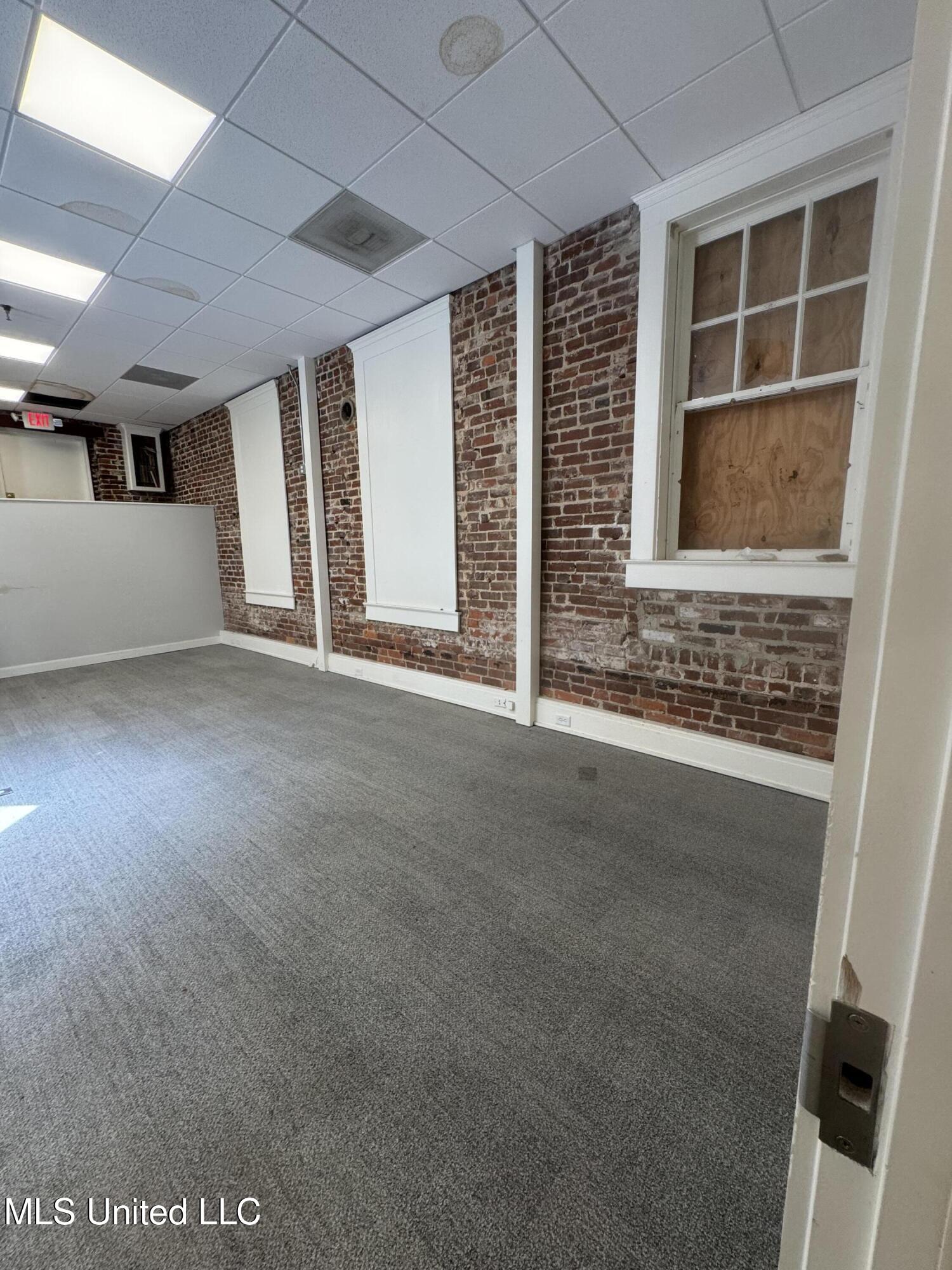 117 N State Street Property Photo 33