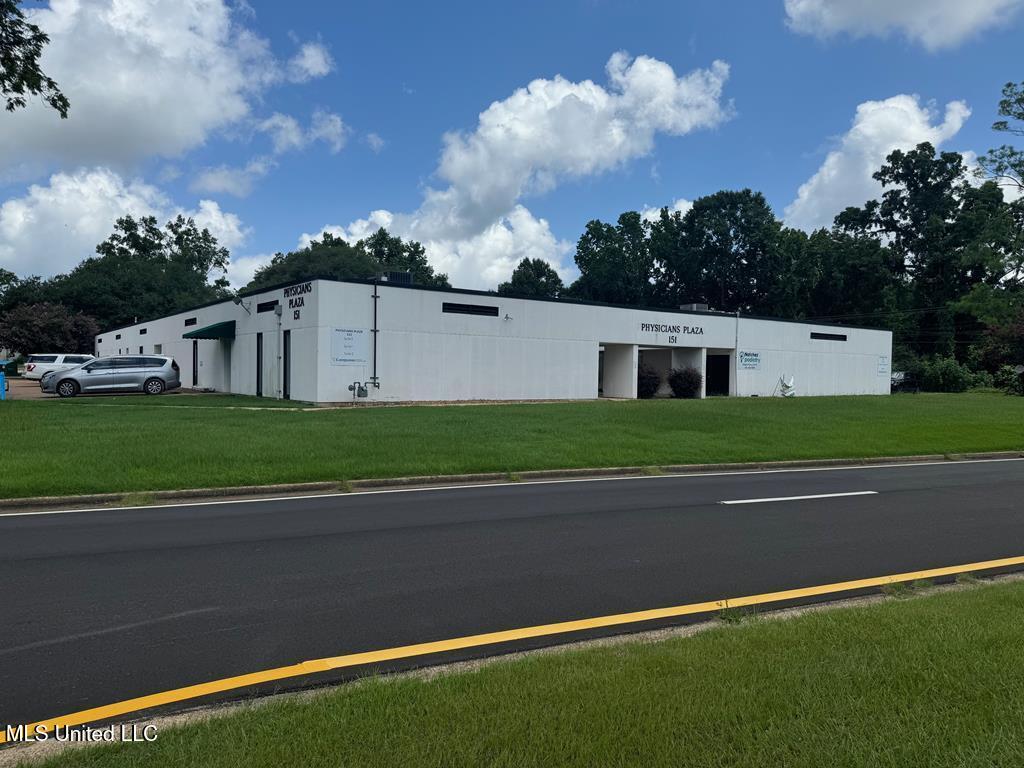 131 Jefferson Davis Boulevard Property Photo 1