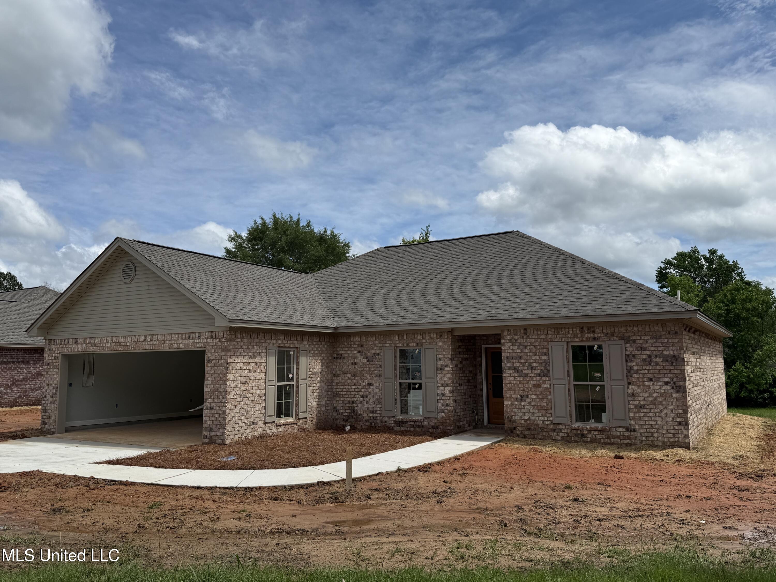 103 Caleb Cove Property Photo 1
