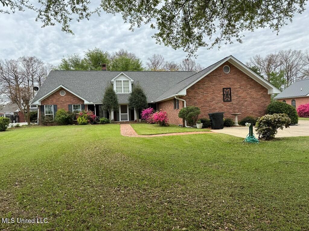 1035 Highway 568 Property Photo 6