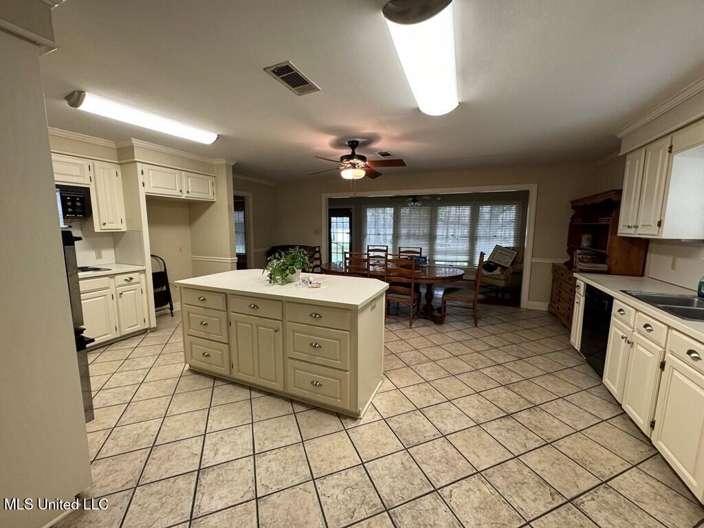 1035 Highway 568 Property Photo 13