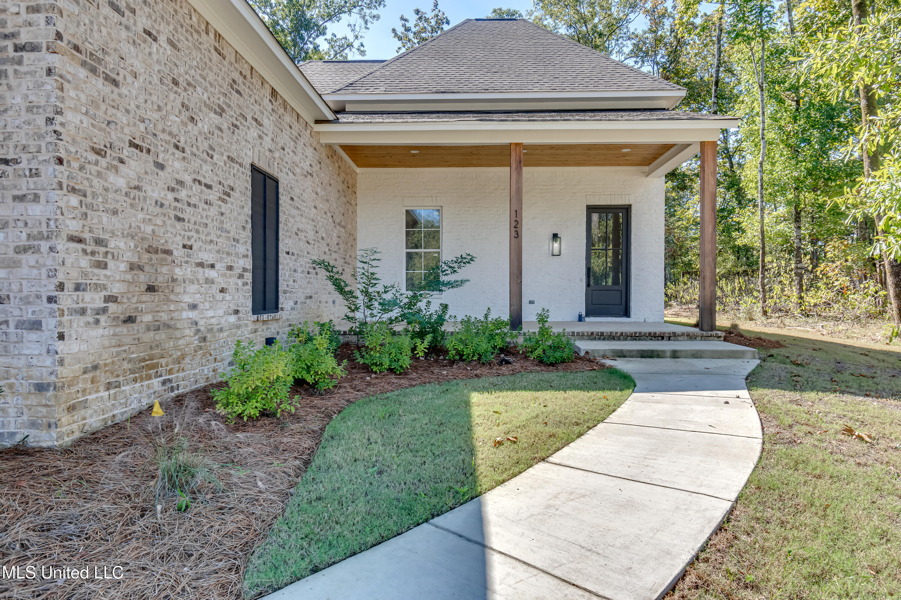 123 Camden Ridge Property Photo 3