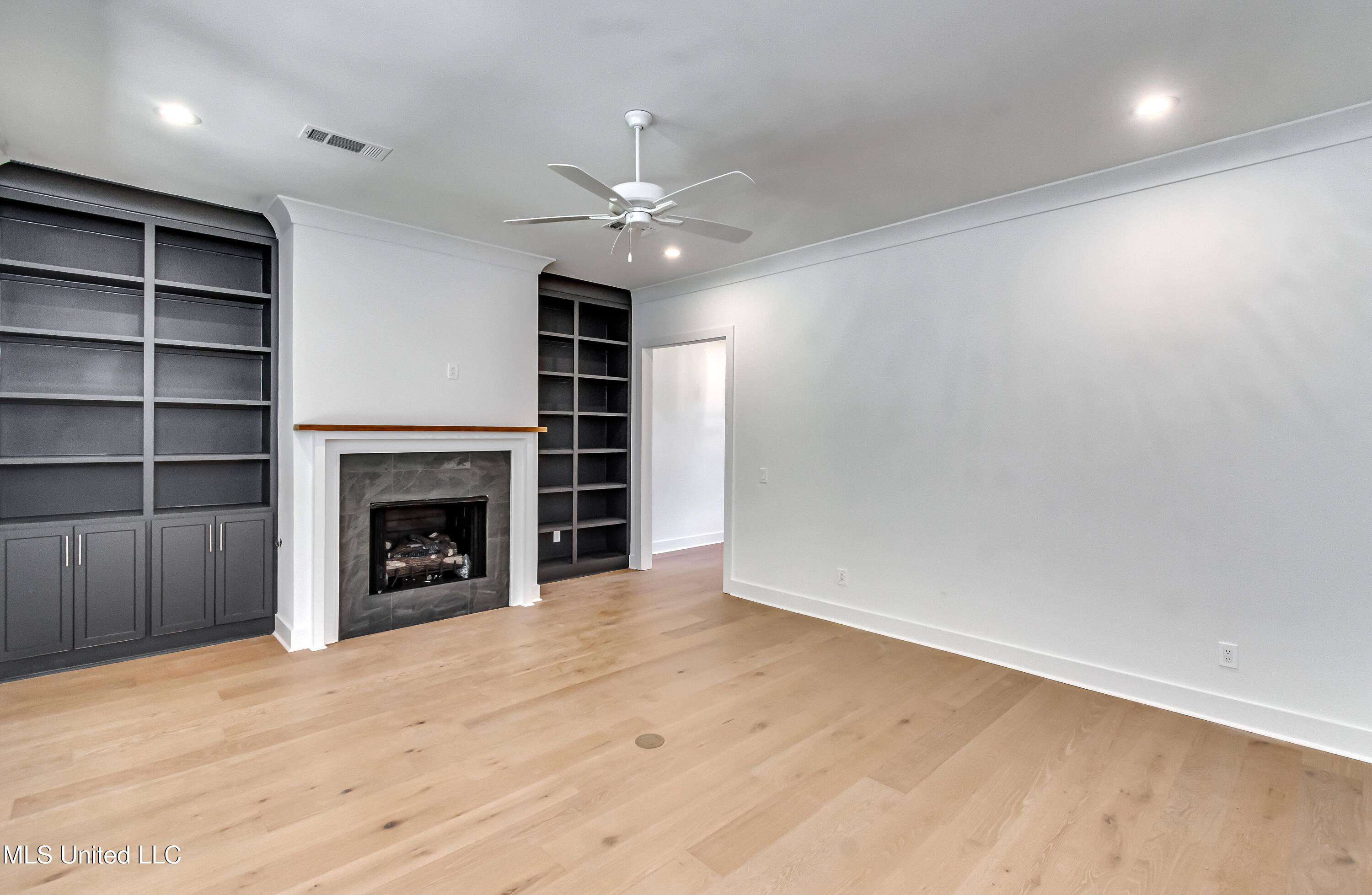 123 Camden Ridge Property Photo 8