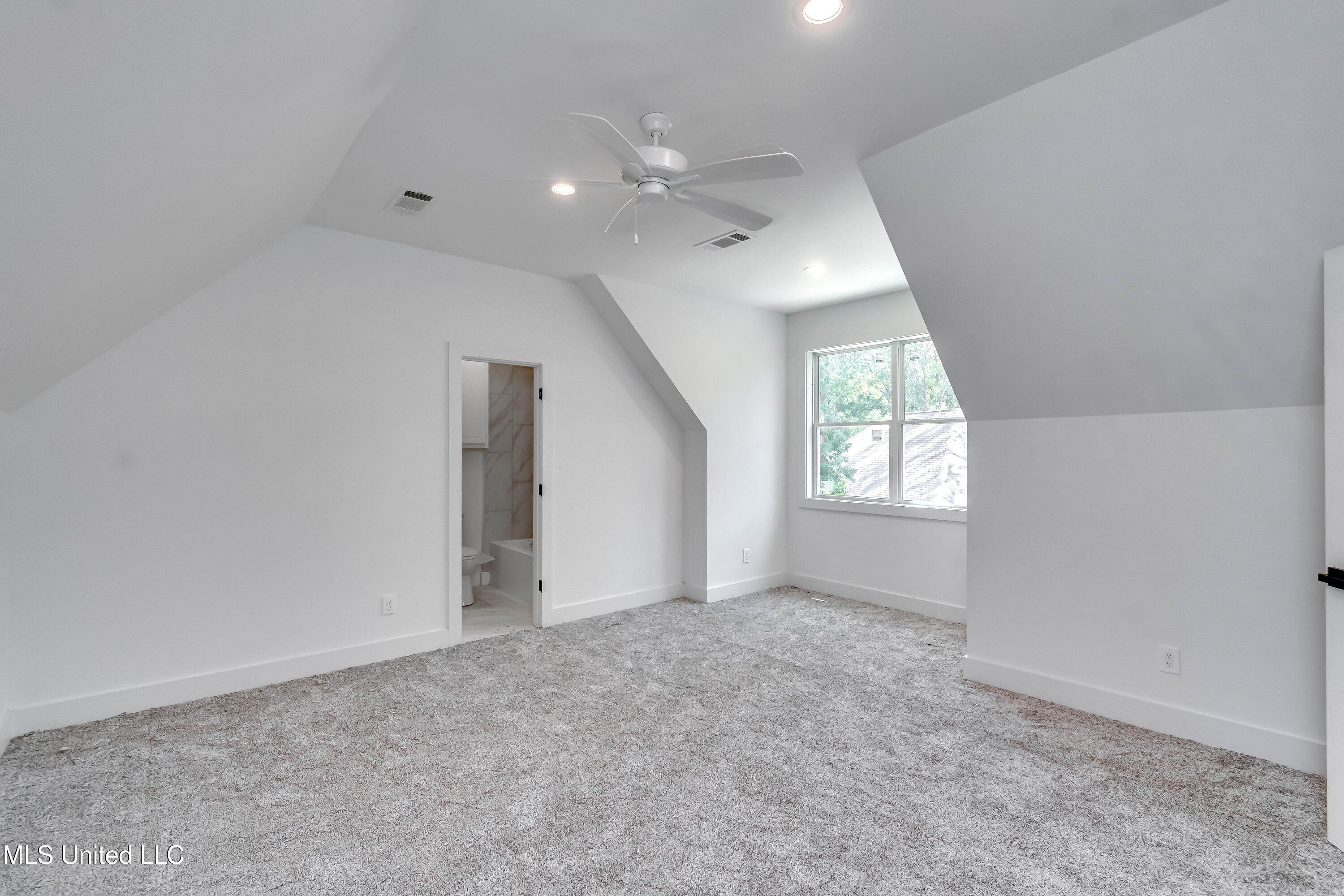 123 Camden Ridge Property Photo 47