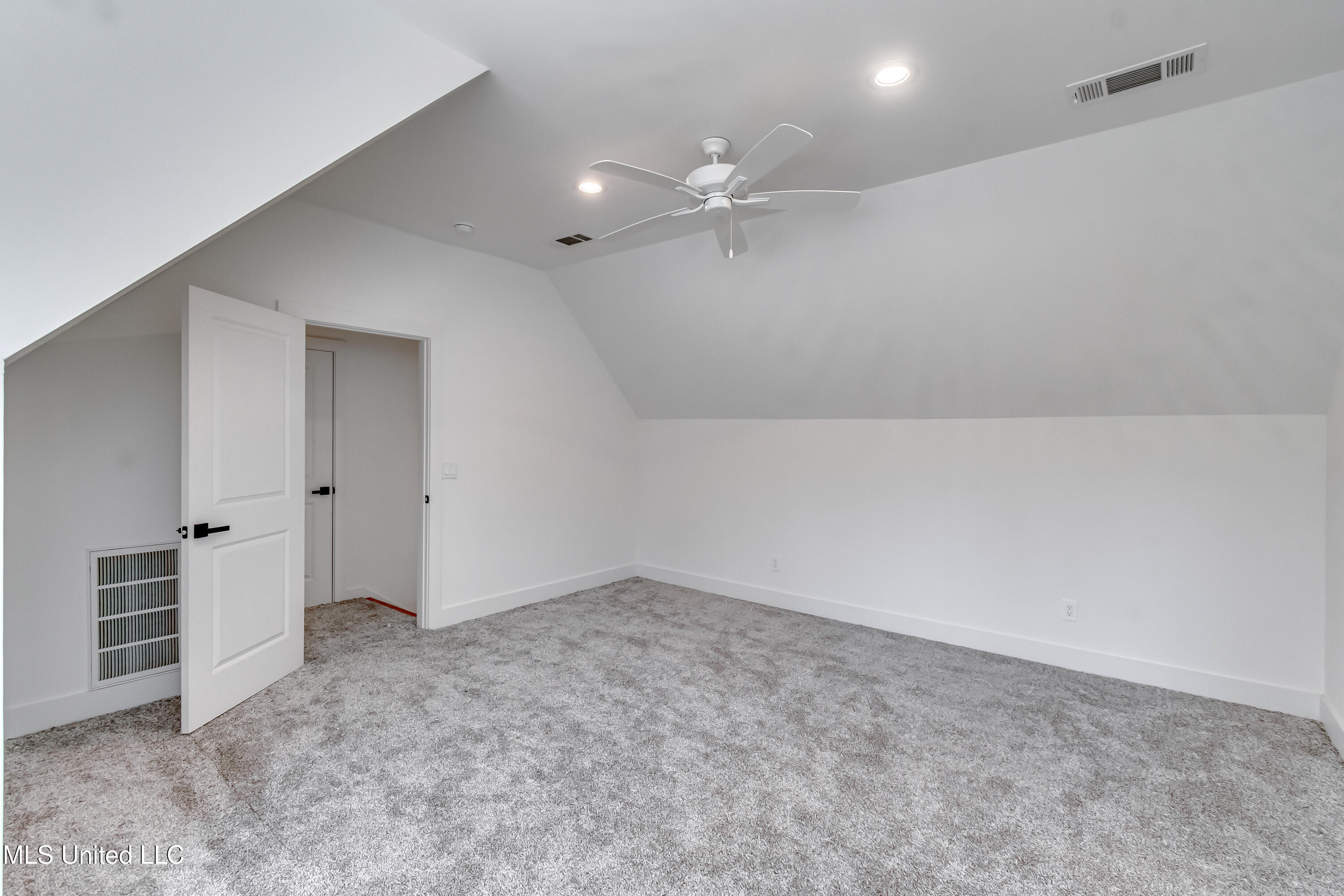 123 Camden Ridge Property Photo 49