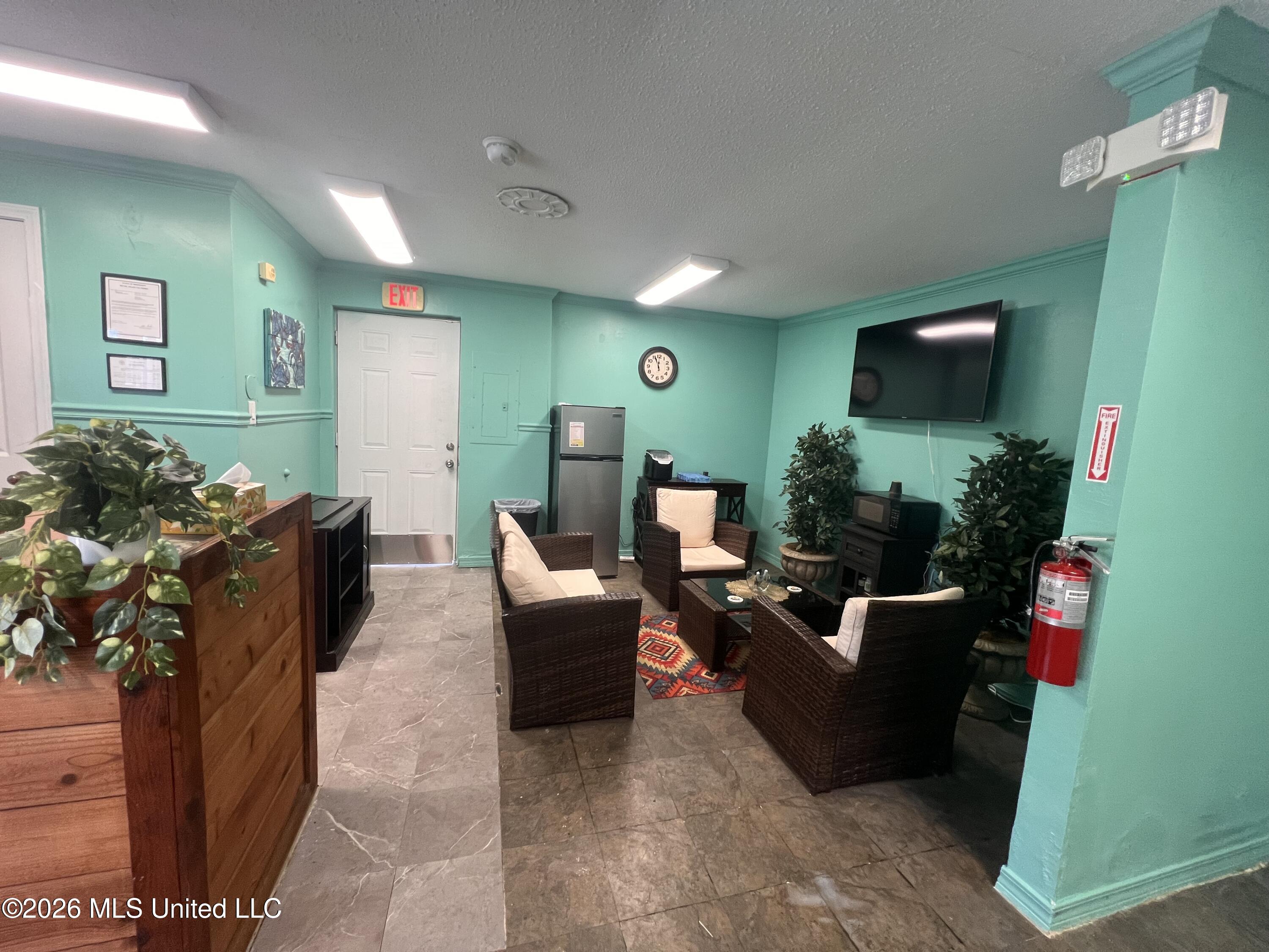 623 Highway 90 Property Photo 13