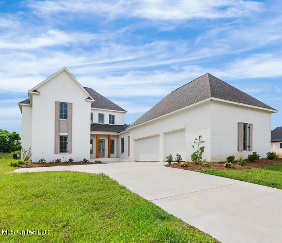135 Genoa Drive Property Photo 4