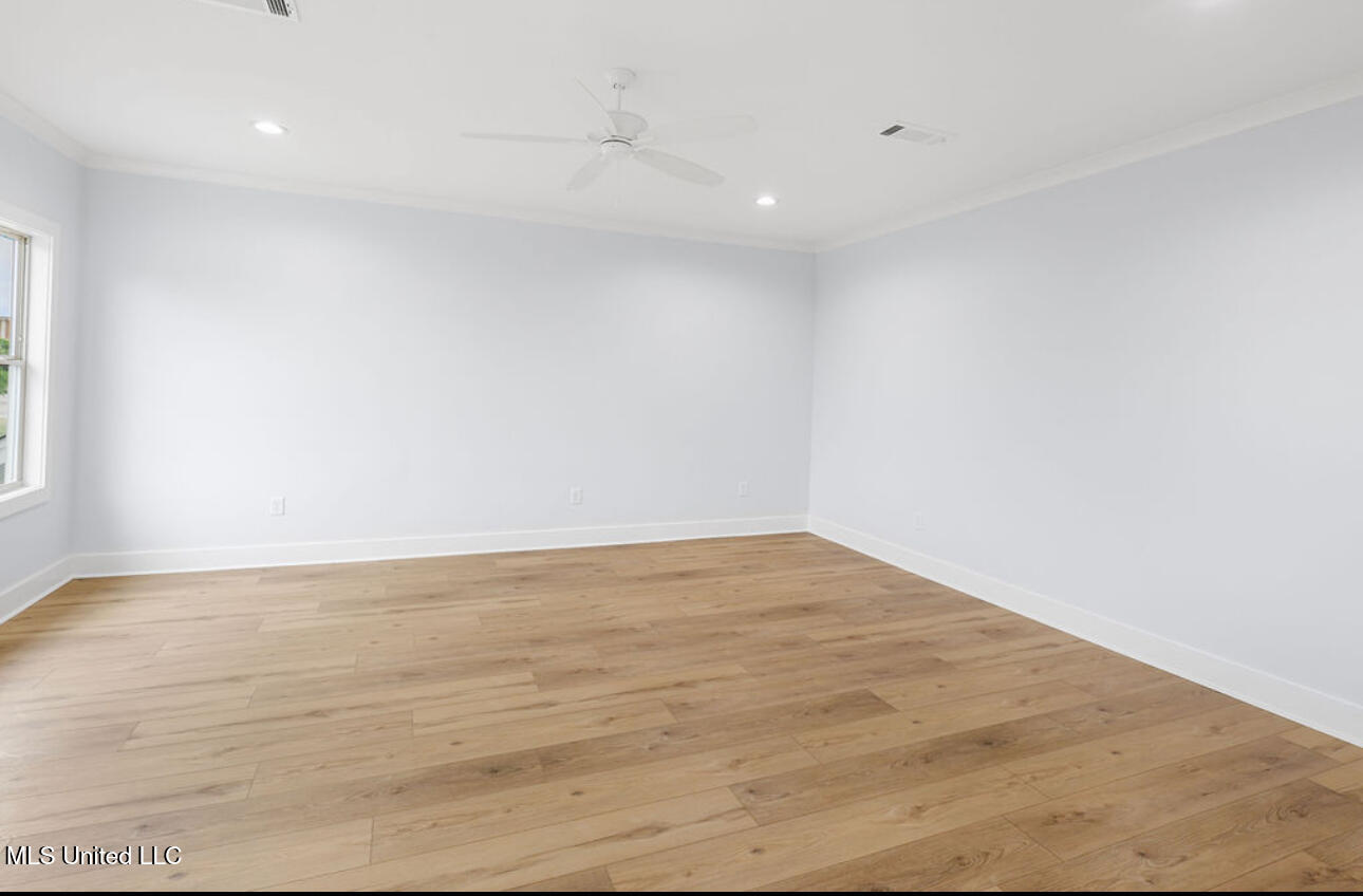 135 Genoa Drive Property Photo 16
