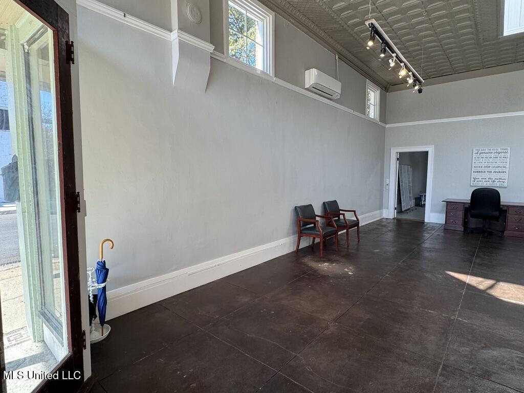 701 Franklin Street Property Photo 4