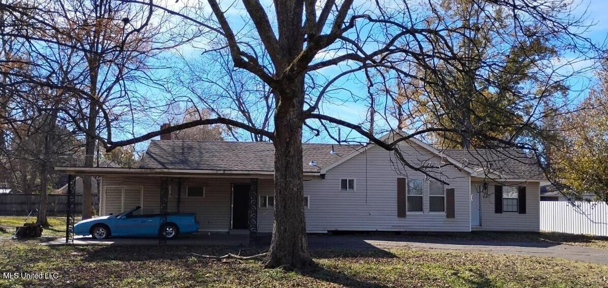 1152 Oakhurst Avenue Property Photo