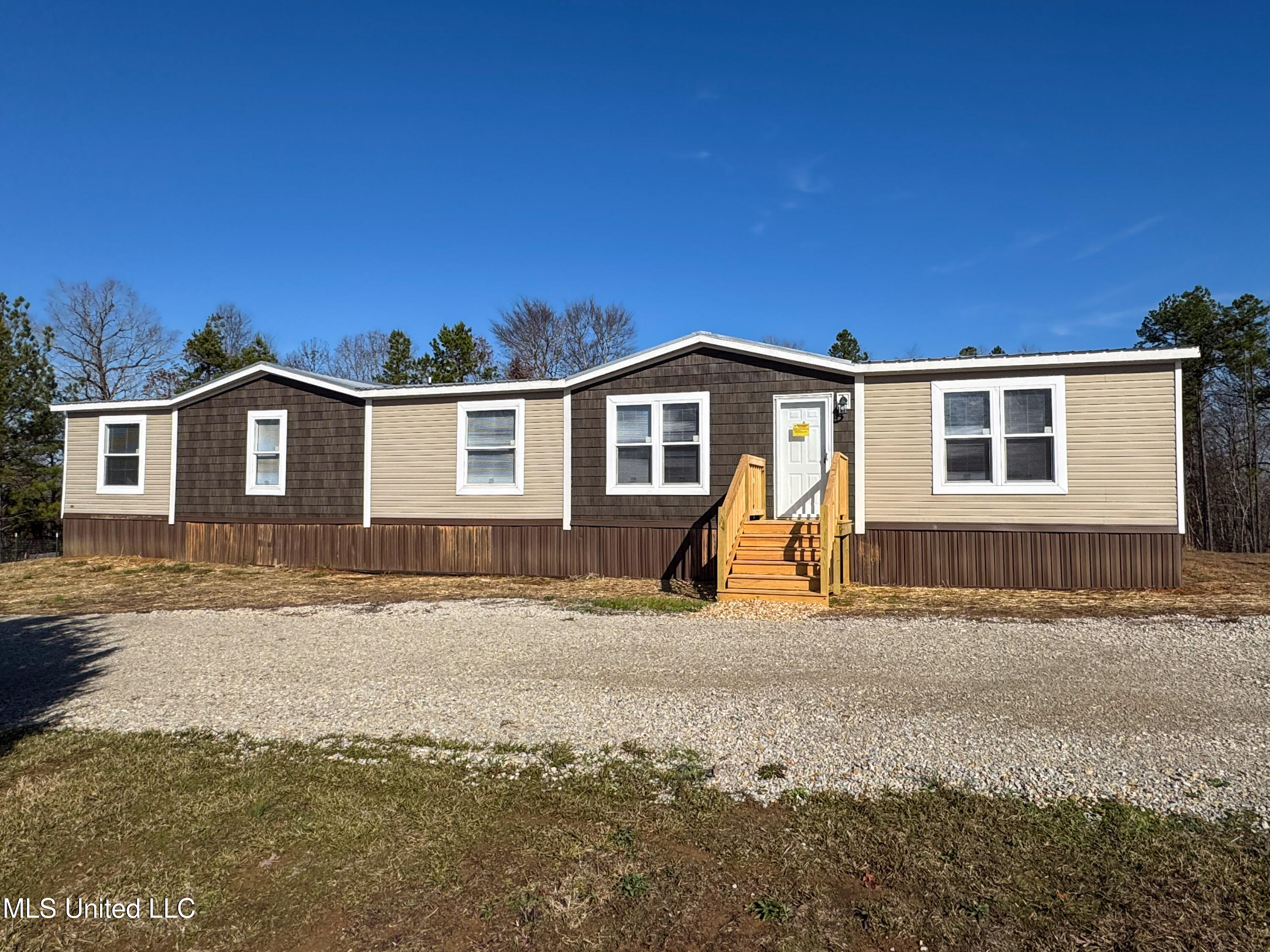 100 County Road 761