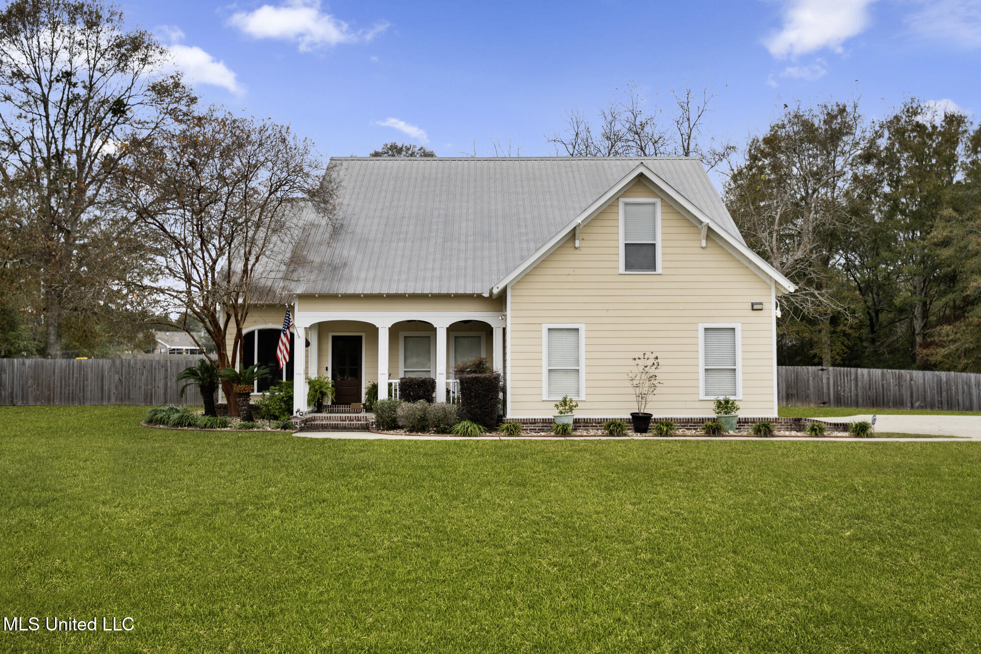 18079 Pecan Court Property Photo 1