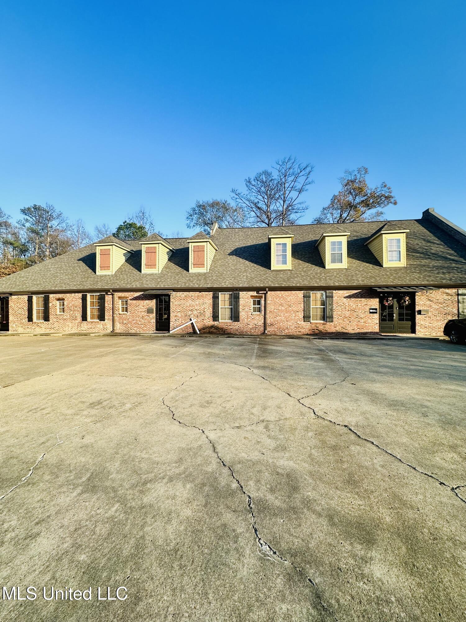 505 Avalon Way Property Photo 1